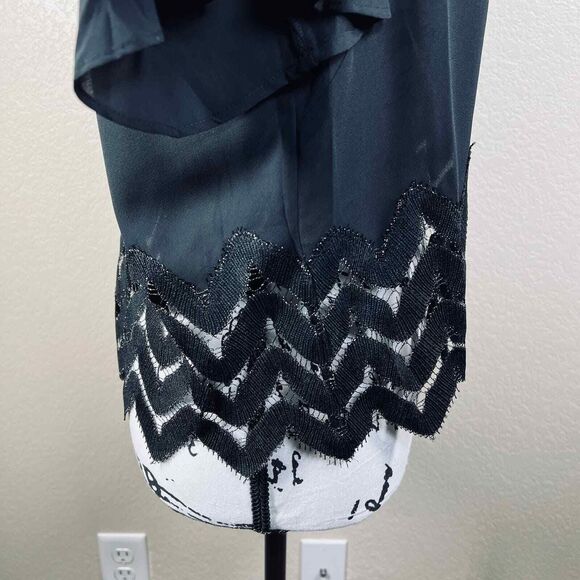 Bebe black blouse short sleeve embroidered lace around neckline boho size S - Picture 7 of 15